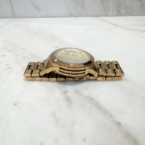 MICHAEL KORS Gold Runway Chronograph Watch - Picture 13 of 14